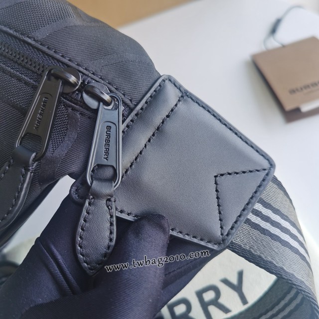 Burberry專門店新款腰包 巴寶莉棉質帆布男士腰包挎包 yxb1455